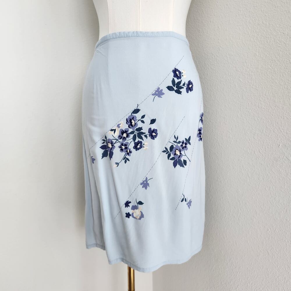 Vintage 90s Light Blue Floral Knee Length Skirt Stretchy Grandmacore Studio L